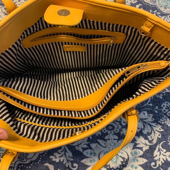 Handbag - Picture 2 of 3